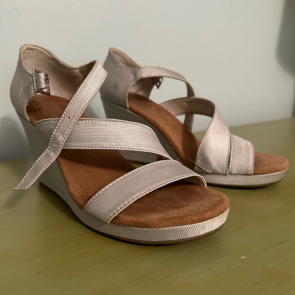 Toms Wedges silver women’s size 8
